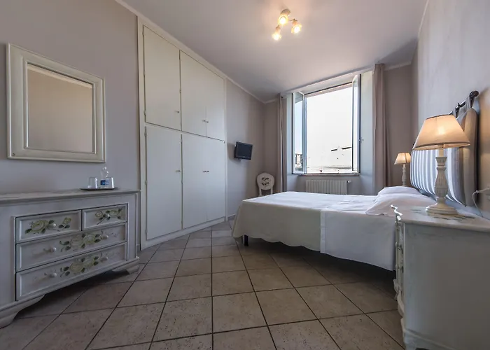 I Terzi Di - Only 3* Siena